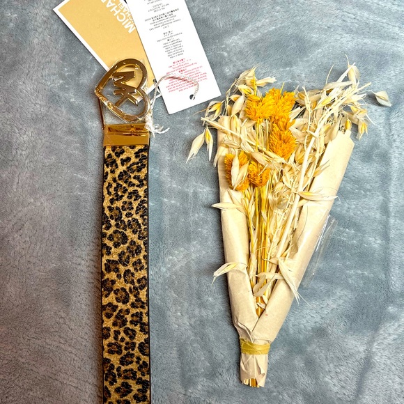 Michael Kors Belt, size T75 Kids - Picture 2 of 7